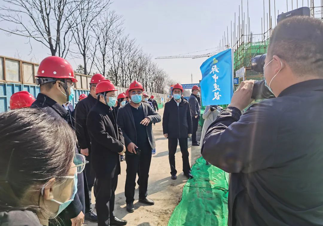天津市寶坻區(qū)區(qū)長郭康偉率隊(duì)到公司香岸華庭項(xiàng)目檢查安全生產(chǎn)