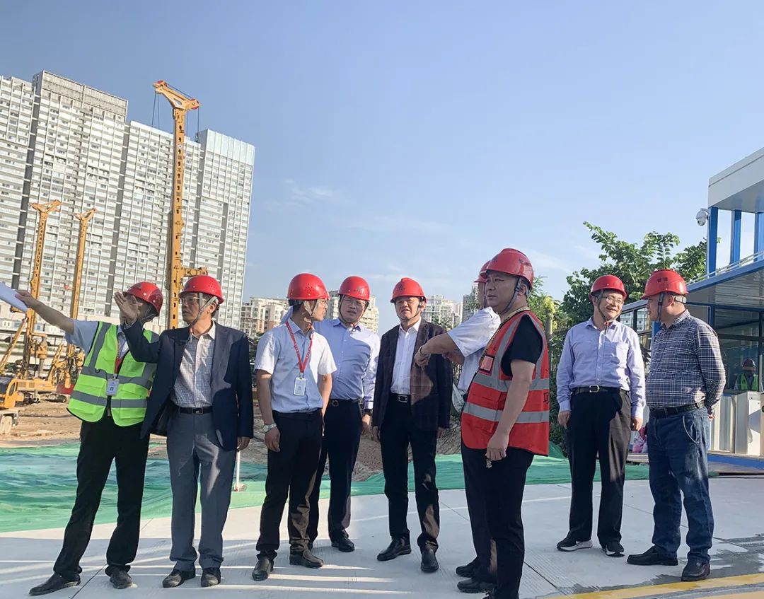 公司董事長(zhǎng)笪鴻鵠帶班檢查深圳南門墩超高層建筑群項(xiàng)目