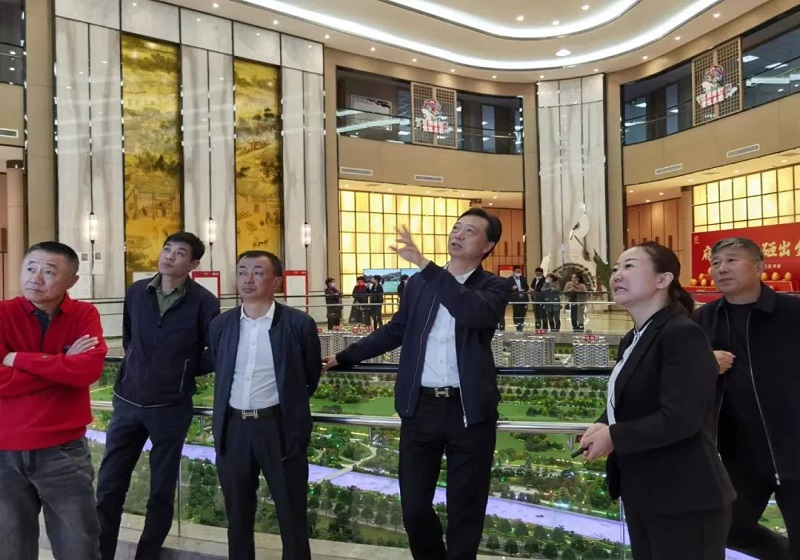 公司總裁陳永明率隊考察保定項目